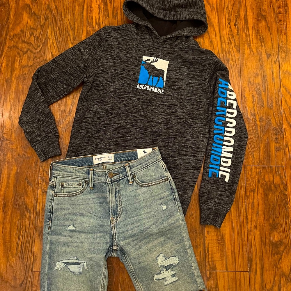 New Abercrombie denim shorts with hoodie